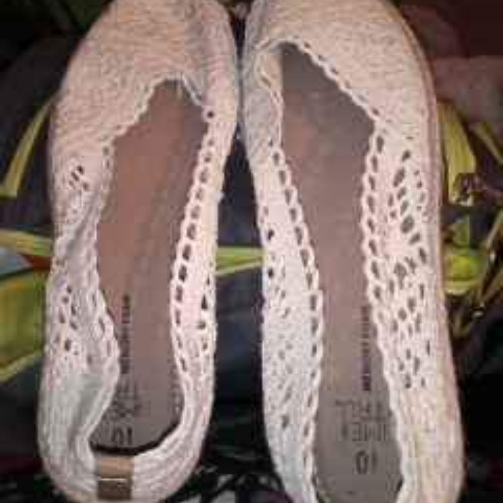 Flat shoes